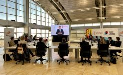 Ximo Puig anuncia un plan a través de la Agencia Valenciana de la Innovación para reducir las emisiones de CO2 en las empresas