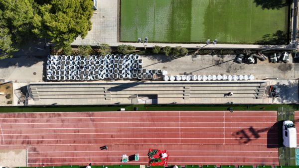 Ivace+i Innovación impulsa el reciclaje integral de césped artificial para crear mobiliario deportivo y nueva hierba sintética